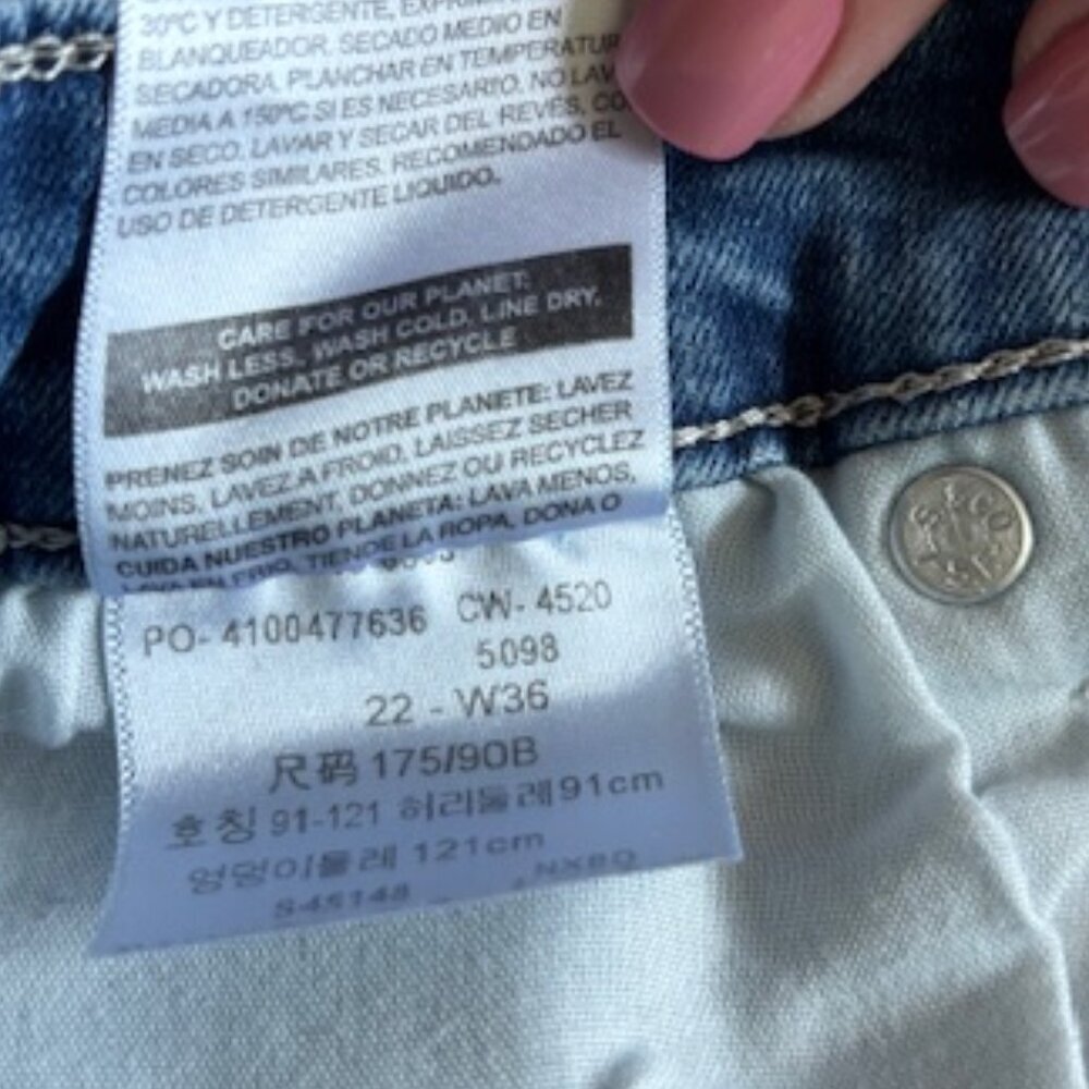 Levi's® Original Fit High Rise Women's Shorts Plus Size 22 - Picture 4 of 5
